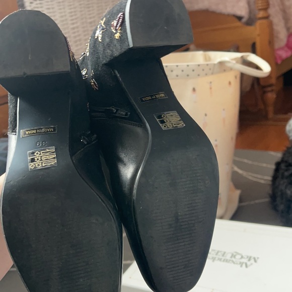 Barney’s New York boots - Picture 8 of 8